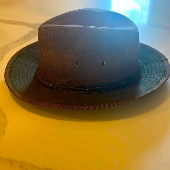 Dorfman Pacific Co. Twill hat w/ leathered & studded detail & vented Size Med - Picture 5 of 9